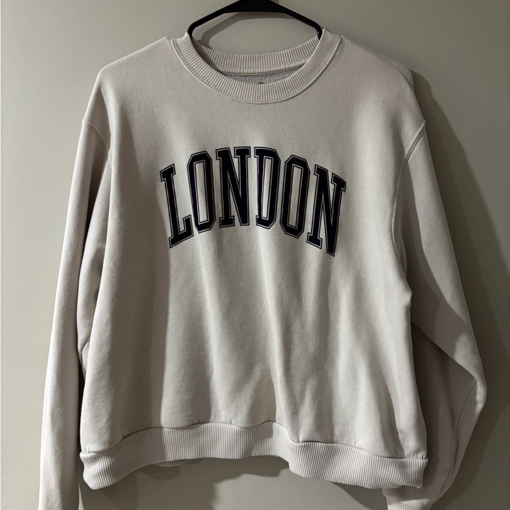 Hollister Cream London Graphic Women's Sweater